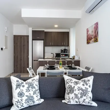 아파트 Lana 1-bedroom In 라르나카